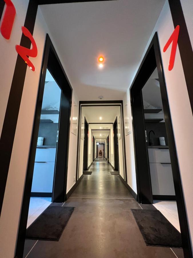 סופוט Neon Apartments מראה חיצוני תמונה