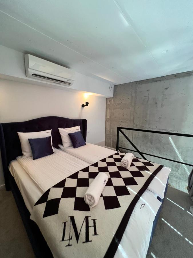 סופוט Neon Apartments מראה חיצוני תמונה