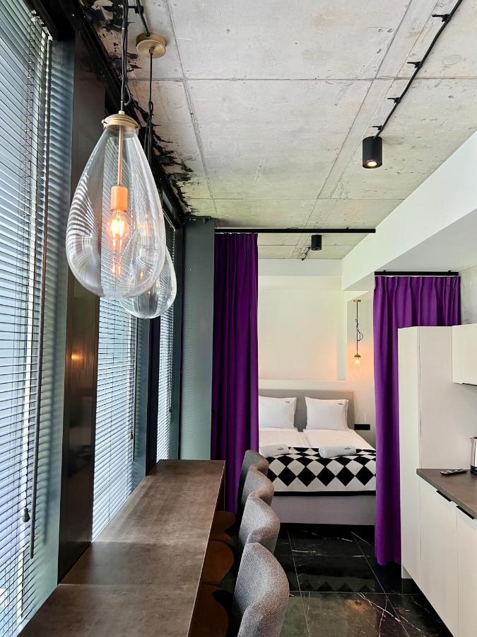 סופוט Neon Apartments מראה חיצוני תמונה